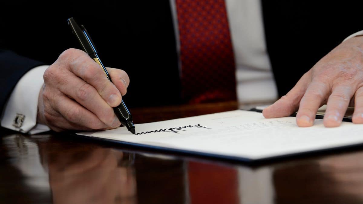 Report: Trump Will Use FCC, FTC To Fight Social Media Censorship