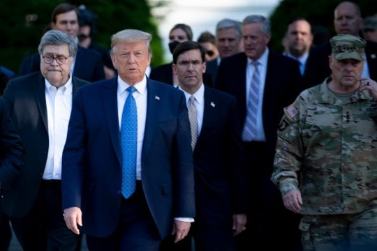 POTUS WALKS OUT THE FRONT DOOR OF THE WHITE HOUSE…