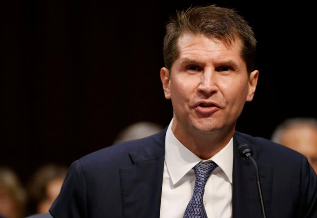 Ex-FBI Counterintelligence Chief Facing Scrutiny Over Steele Dossier Briefing