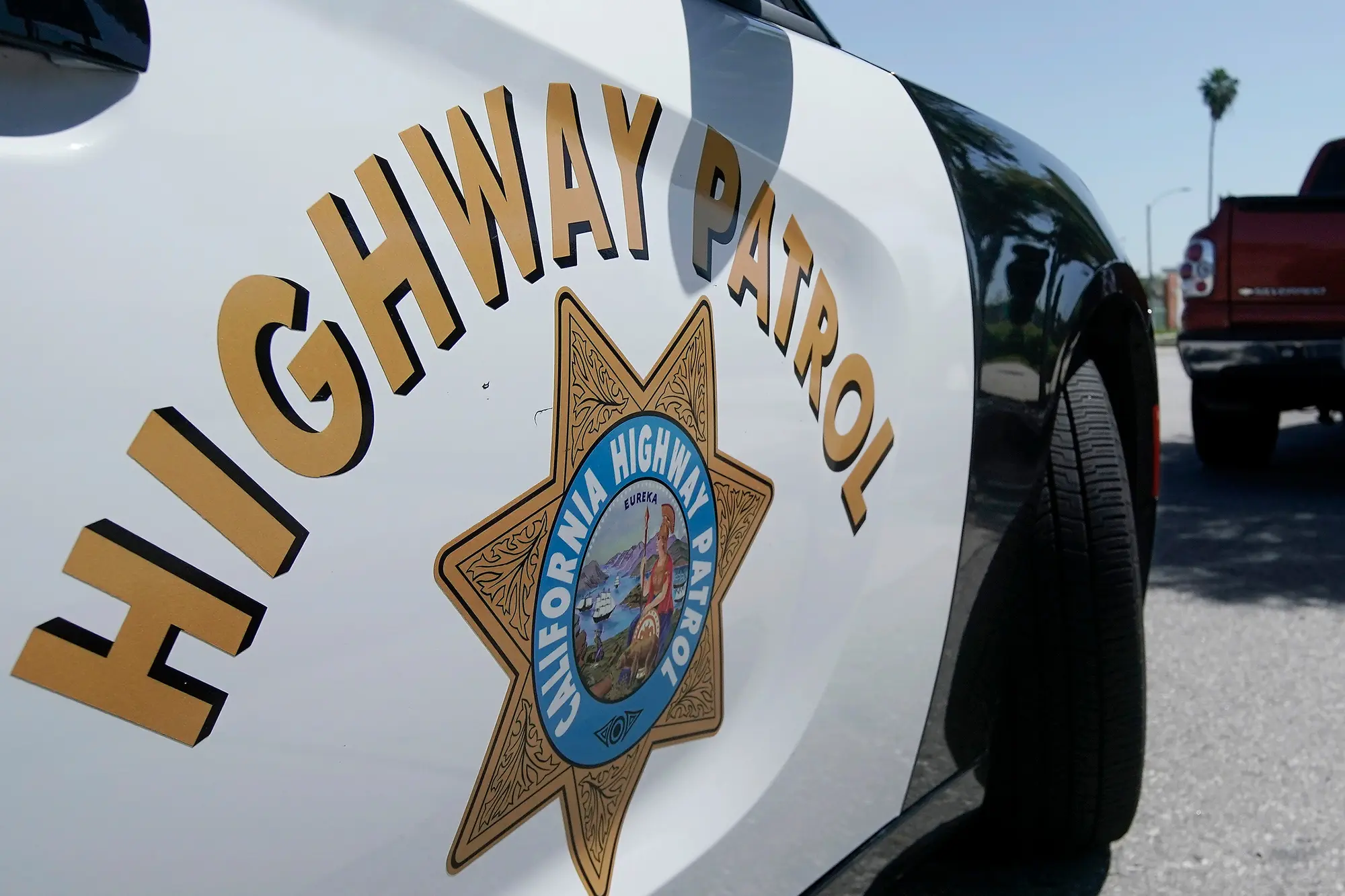 California Highway Patrol Officer Shot, Bystanders Detain Suspect And Provide Trooper Aid