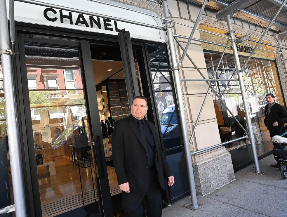 Madison Ave Retailers Lock Doors In Daytime Amid Crime Frenzy