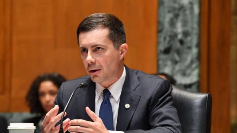 Buttigieg Warns US May Act Against Airlines Over Cancellations