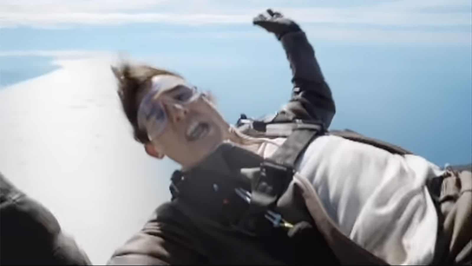 Tom Cruise Thanks Fans For Top Gun: Maverick Success With Free-Falling Stunt