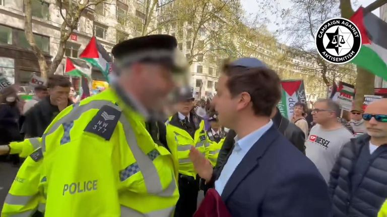 UK Police Threaten To Arrest An ‘Openly Jewish Man’ For Walking Near Palestinian Protest