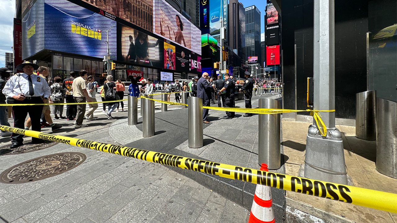 Man Stabbed In Both Legs During Machete Attack In Times Square