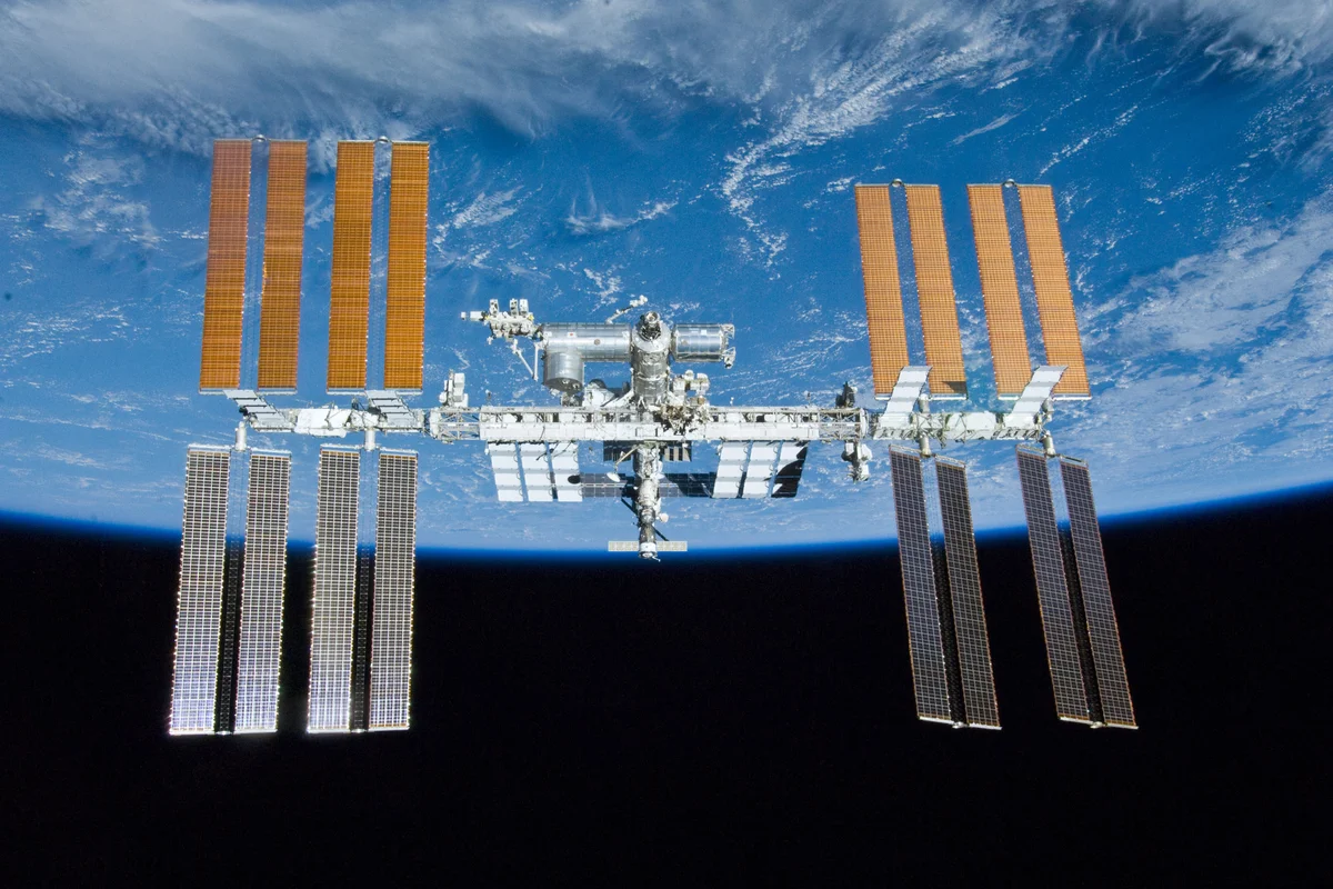 NASA Offers SpaceX $843M To Destroy The International Space Station