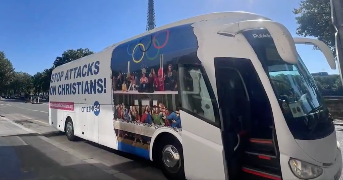 Christians Arrested In Paris For Driving Around A Bus Carrying The Message “STOP ATTACKS ON CHRISTIANS”
