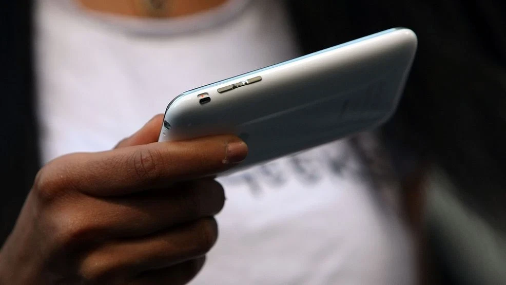 California May Offer Discounted Cellphone Service To Illegal Aliens