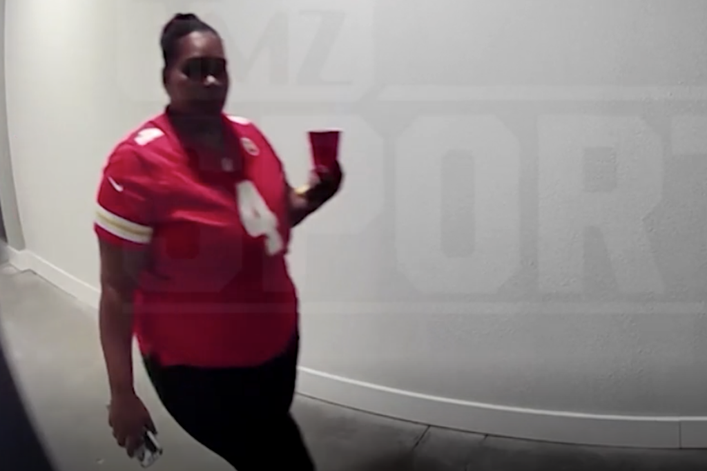 Rashee Rice’s Mom Accused Of Package Theft After Video In ‘Momma Rice’ Jersey Emerges