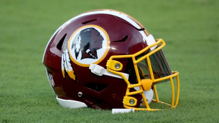 NFL And Congress Discussing Return Of The Washington Redskins Logo