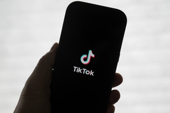Last-Minute Bids For TikTok Up The Ante As Deadline Approaches In Two Days…