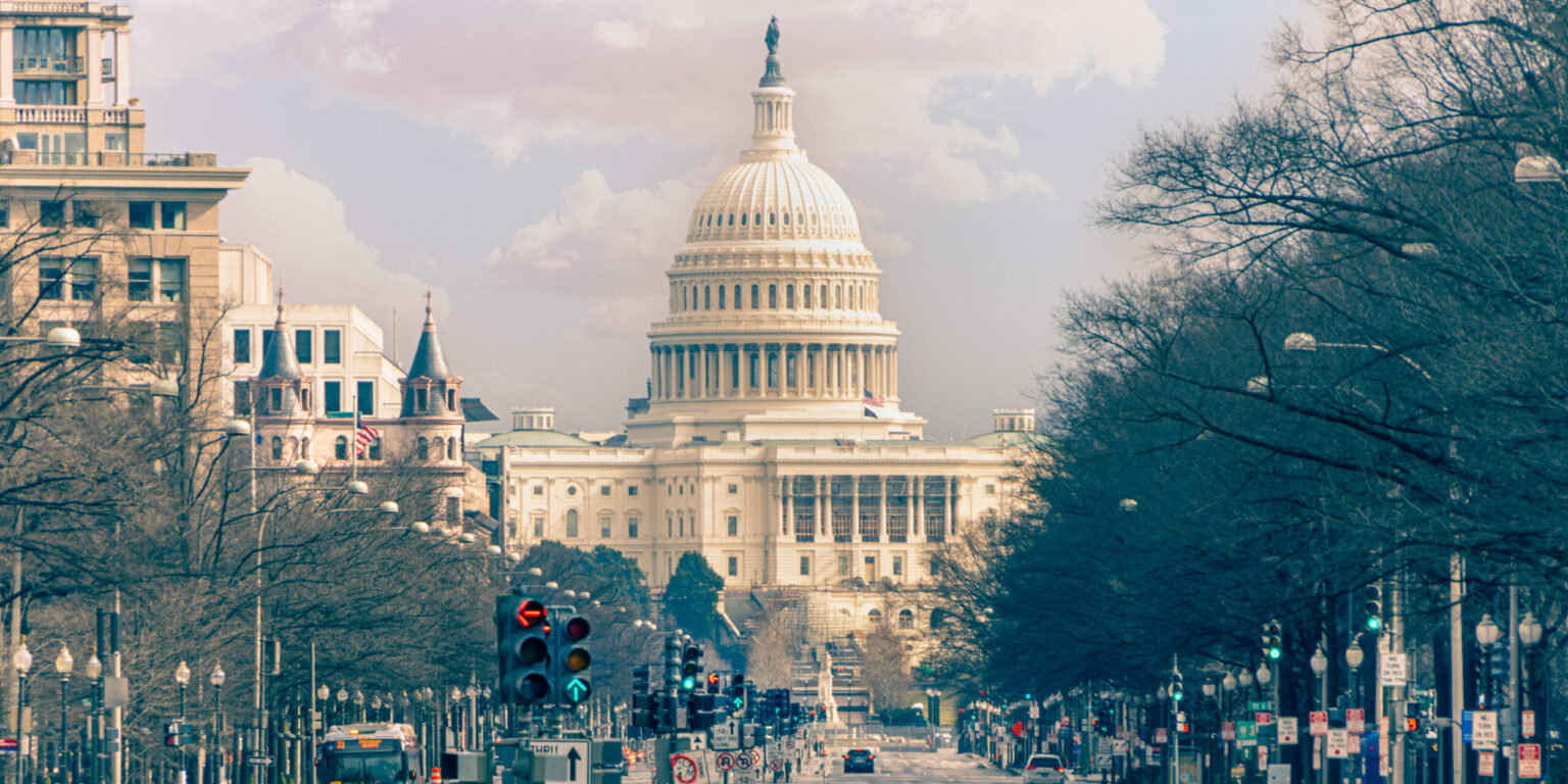 WashPost-Ipsos Poll: Federal Staff Split On Returning To Office…