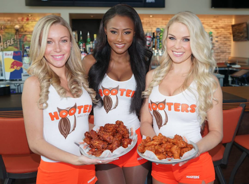 Hooters In Talks To Prepare A Bankruptcy Filing In Coming Months