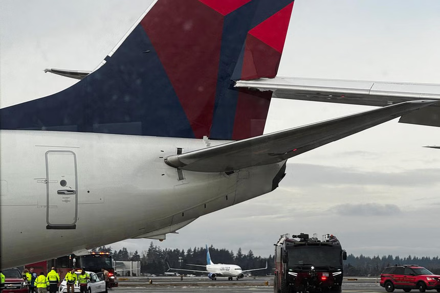 Japan Airlines Plane Clips Delta Flight At Sea-Tac Airport