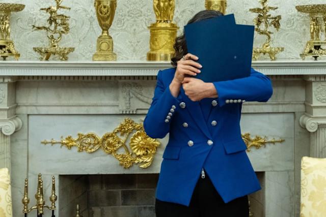 Whitmer Mocked For Hiding Face From Cameras In Oval Office Trump Meeting