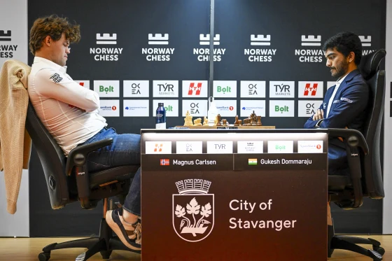 #1 Chess Player In The World, Magnus Carlsen, Slams Table In Fury After Being Upset By 19-Year Old Prodigy