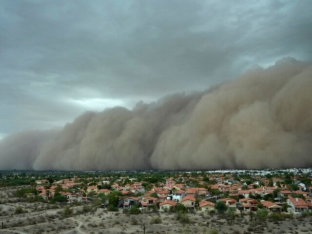 Massive Wall Of Dust Rolls Through Phoenix Leaving Thousands Without Power