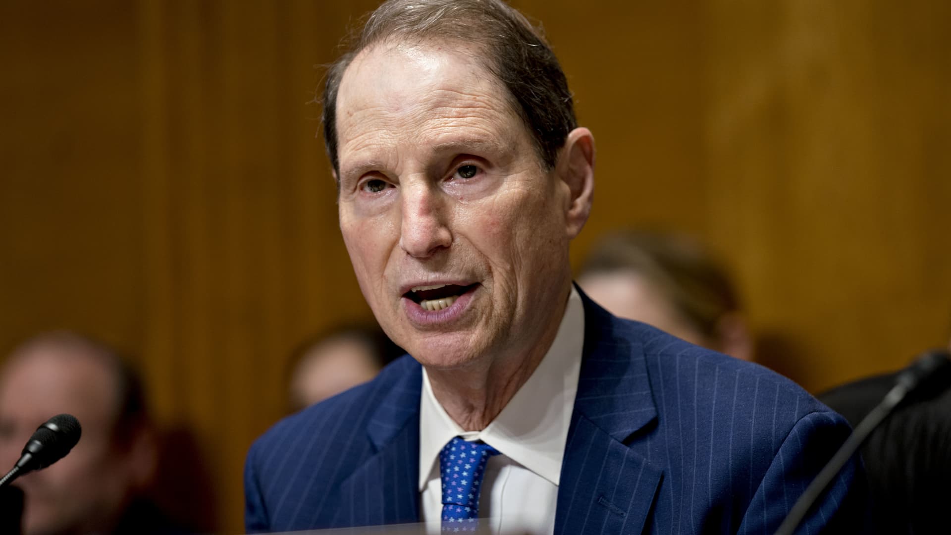 Kids Of Oregon Sen. Ron Wyden Drove Assistant To Suicide With ‘Sexually Explicit’ Behavior, Homophobic Slurs: Lawsuit