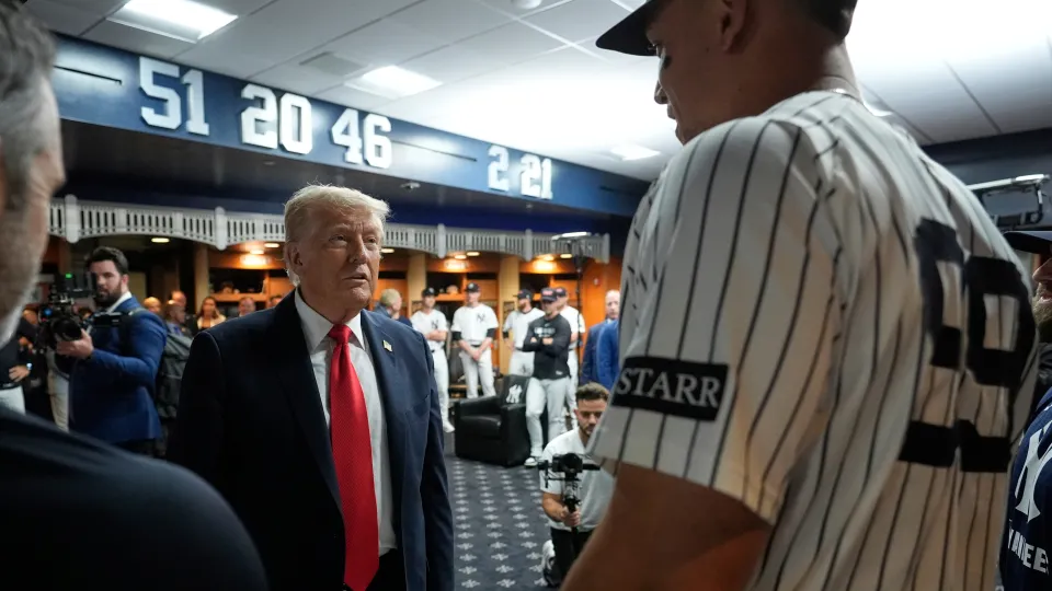 Fans Shout ‘USA’ As Trump Arrives For Yankees Game