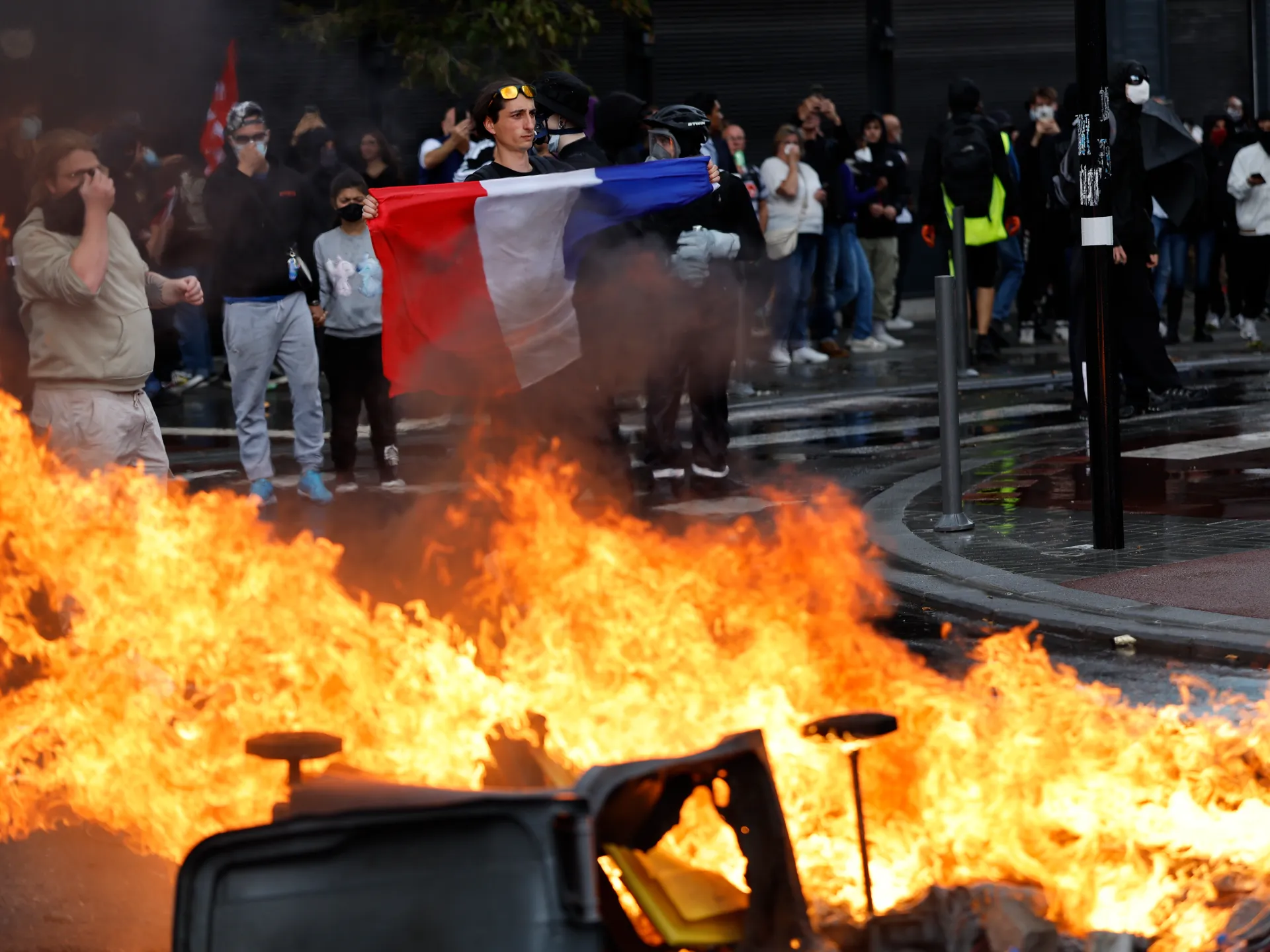 Violence Grips Paris Amid Anti-Macron ‘Block Everything’ Protests