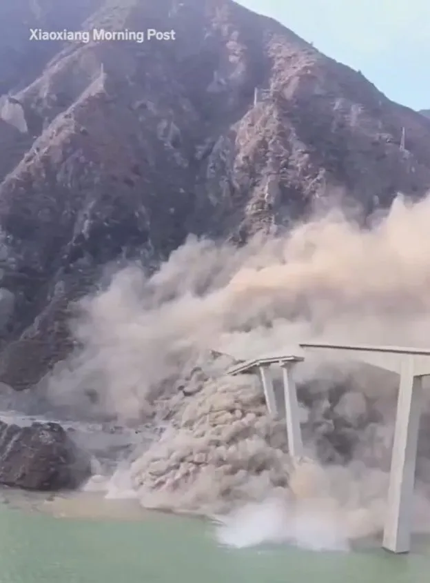 Crazy Footage Shows China’s Hongqi Bridge Collapsing Months After Opening