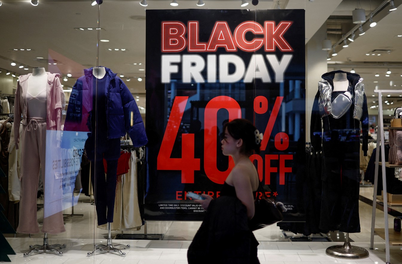 Nearly 200 Million Shoppers Expected To Hit Stores Thanksgiving Weekend