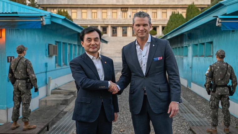 Hegseth Visits DMZ With South Korean Defense Minister
