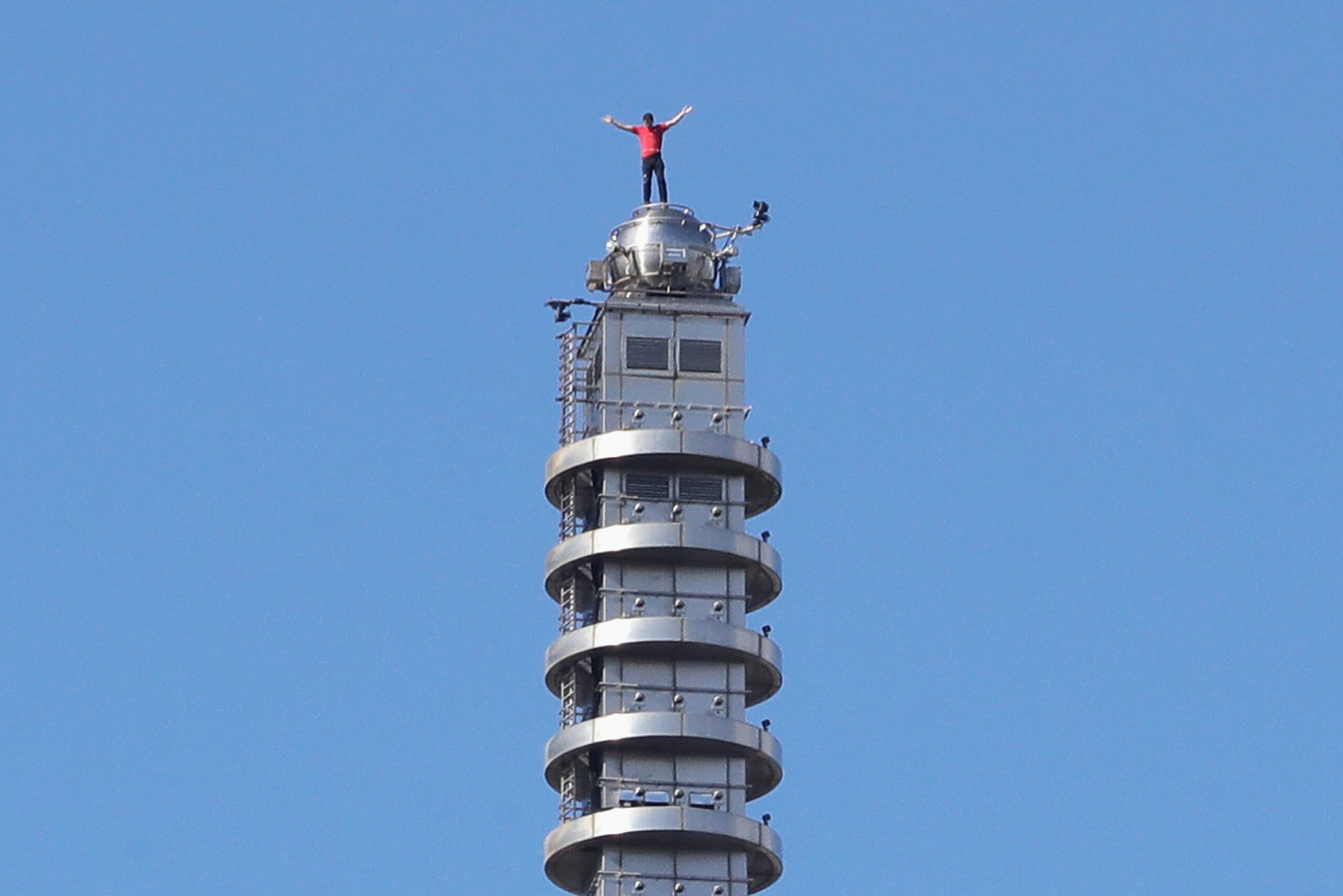 American Rock Climber Alex Honnold Reaches Top Of Taipei 101 Skyscraper Without Ropes