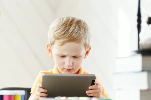 Children With High Screen Time More Anxious, Slower Decision-Makers: Study
