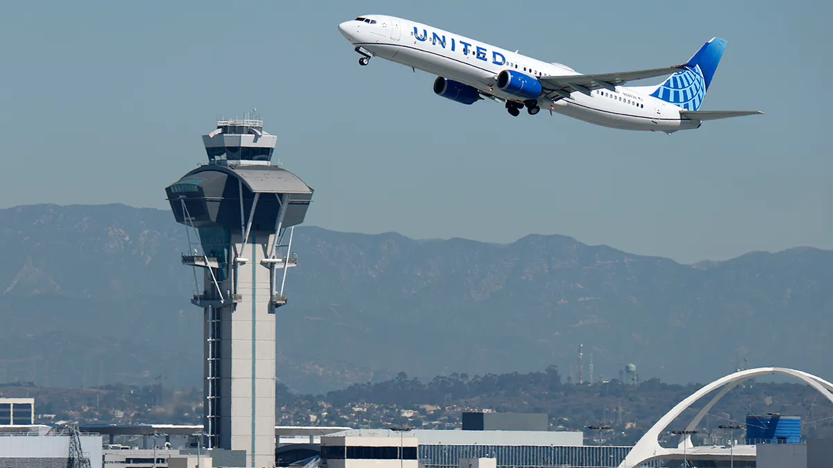 Overhauling Air Traffic Control Involves 5,000 Locations And 600 Radar Systems