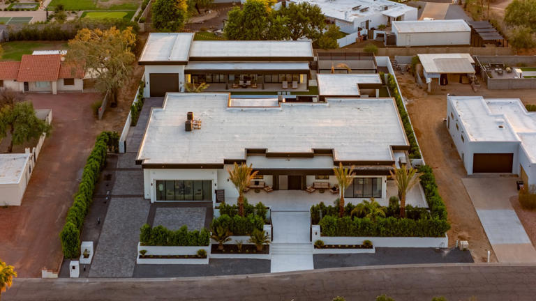 The Mega-Rich Are Turning Their Mansions Into Impenetrable Fortresses