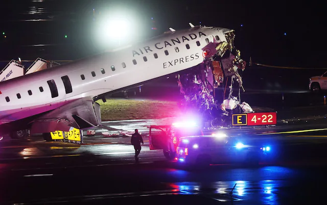 At Least 2 Port Authority Cops Seriously Injured As Air Canada Flight, Emergency Vehicle Collide At LaGuardia