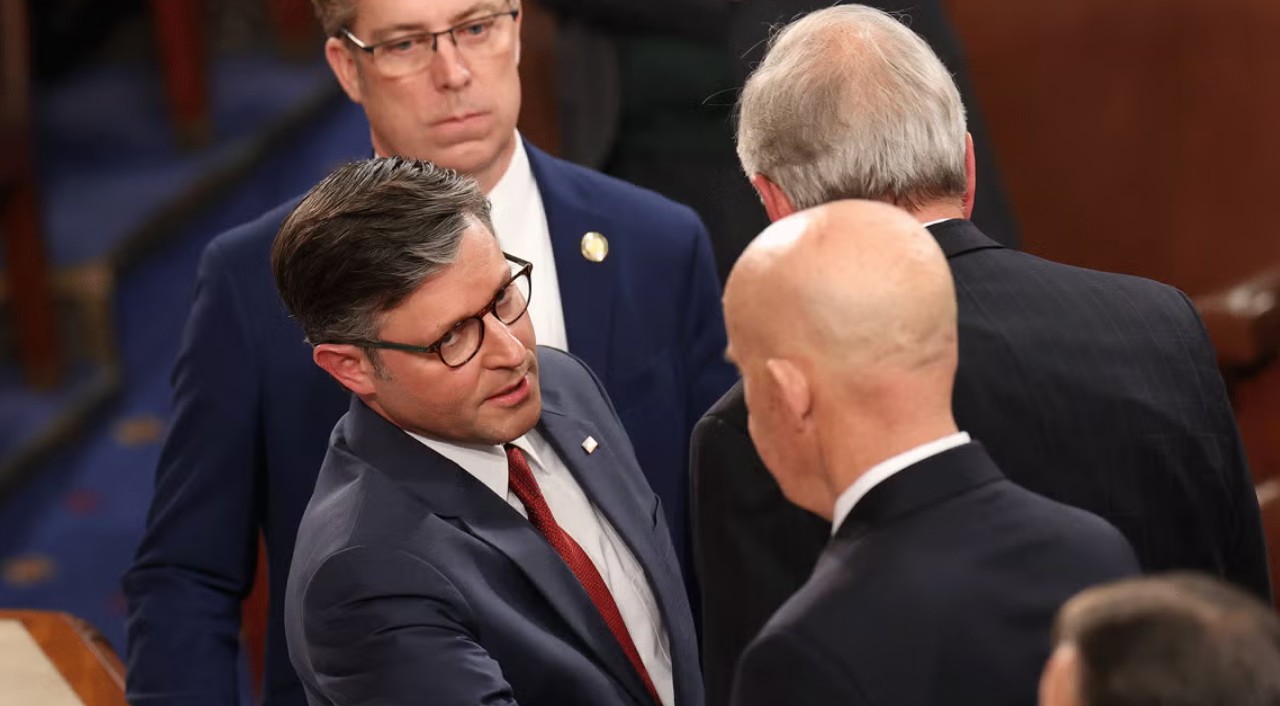 Democrats Under Pressure To End DHS Shutdown During Military Operation