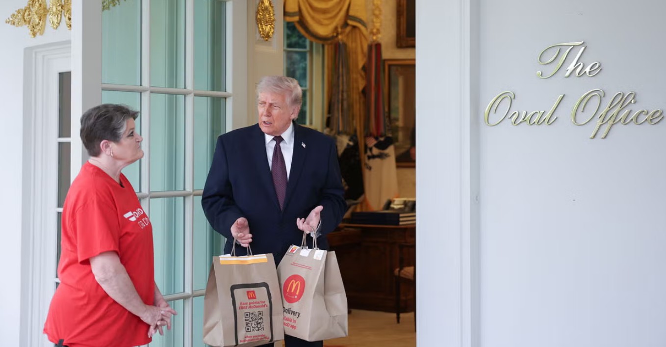 ‘DoorDash Grandma’ Tells Trump How Much His Tax Policies Saved Her This Year