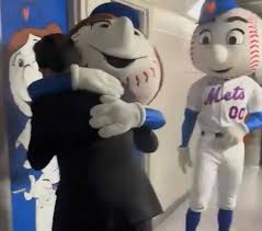 Mets Have Lost 12 Straight Games Since Mamdani Hugged Mr & Mrs Met Mascots