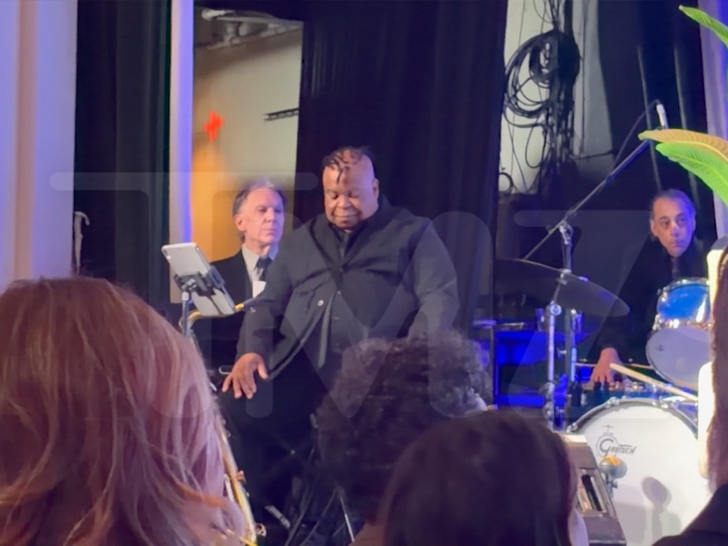 Saxophonist Falls Asleep Onstage During Kamala Harris Awards Dinner Anti-Trump Rant