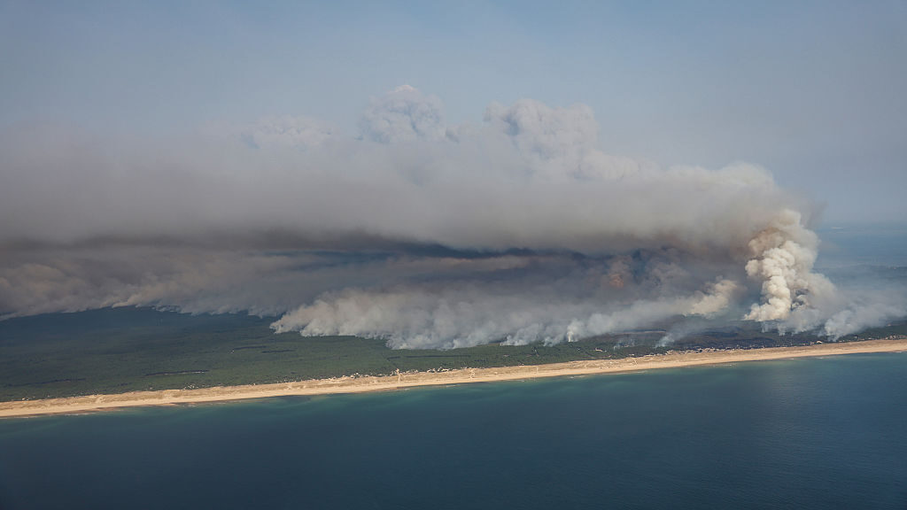 Wildfires Threaten Bordeaux as 300,000+ Leave Homes In France And Spain