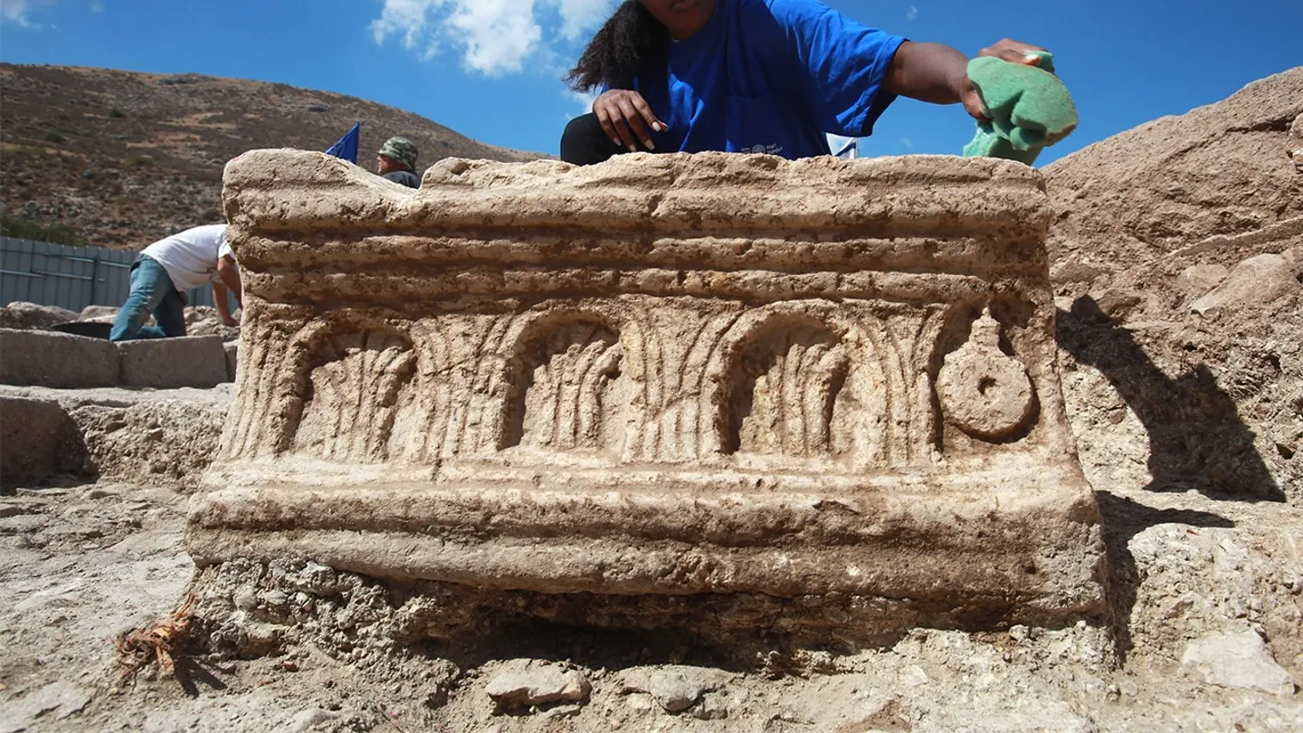 Dinesh D’Souza Challenges Bible Skeptics With ‘Startling’ Archaeological Discoveries
