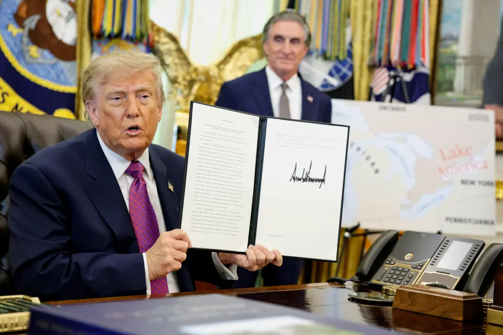 Trump Signs Executive Order Renaming Lake Ontario To Lake America ‘Effective Immediately’ — In Jab To ‘Nasty’ Canada
