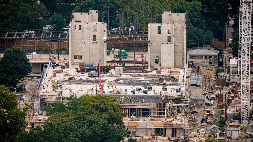 Divided Supreme Court Rules White House Ballroom Construction May Proceed