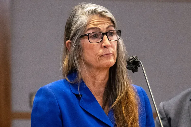 Crime Analyst Gets 10 Years After Manipulating DNA Data, Throwing Hundreds Of Cases Into Question