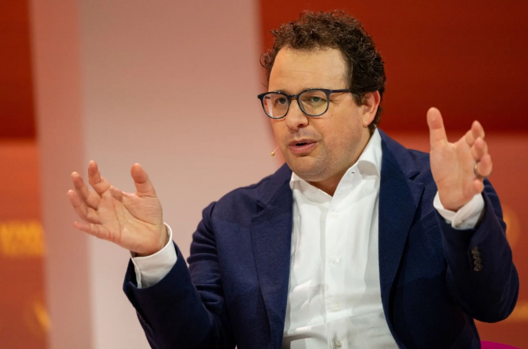 Anthropic CEO Calls For Slowdown Of AI Development Amid Safety Concerns