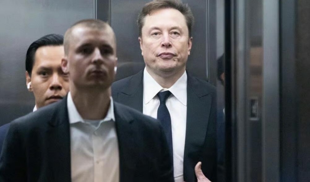 Panic At CNN As Paramount Seeks Elon Musk Equity Investment