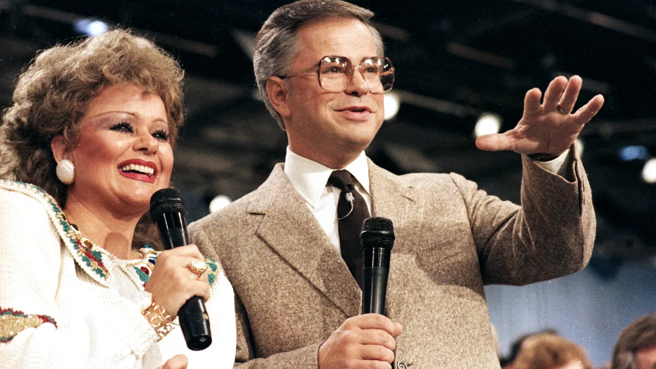 Jim Bakker, Televangelist Who Built ‘PTL Club’ Empire With Tammy Faye, Dies At 86