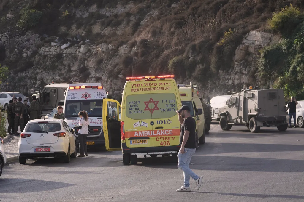 Israel Orders West Bank Closure After Shooting Attack Kills 2 Soldiers
