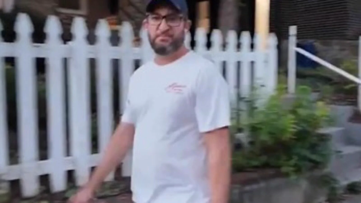 Ilhan Omar’s Husband Snaps Over Rumors She Fled Us After Federal Immigration Fraud Raid
